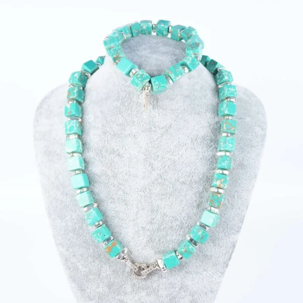 Green Turquoise Necklace and Bracelet Set