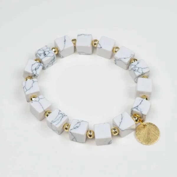 Howlite Gold Bracelet - About Howlite is strengthens memory and stimulates desire for knowledge. It teaches patience and helps to eliminate rage