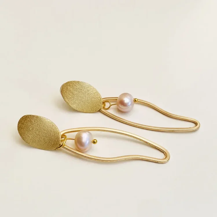 Rose Fresh Pearl Earring